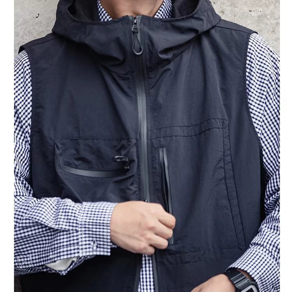 Funktionelle Herren-Kapuzenweste mit mehreren Taschen, leichte ärmellose Jacke für Freizeit- und Arbeitsanlässe